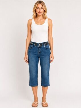 Cosmopolitan Jeanswear Embroidered Stretch Capri Jeans Medium Blue Wash Size 10